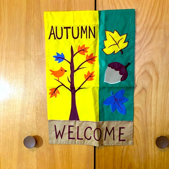 Garden flags. - Picture 1 of 4